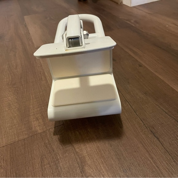 Medic Therapeutics Adjustable Steel Bathtub Safety Assist Rail - Picture 7 of 7